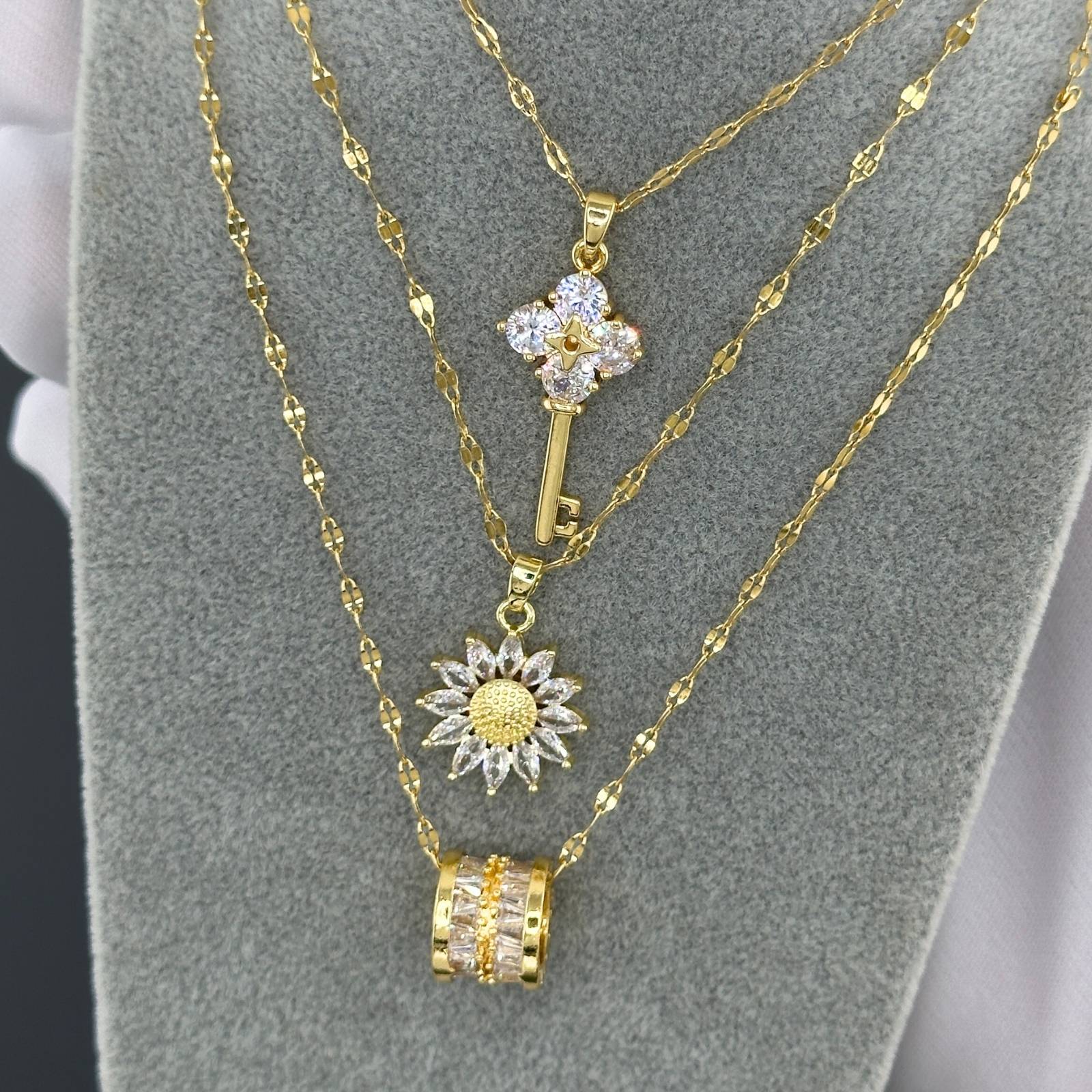 Golden Crystal Barrel Necklace 1