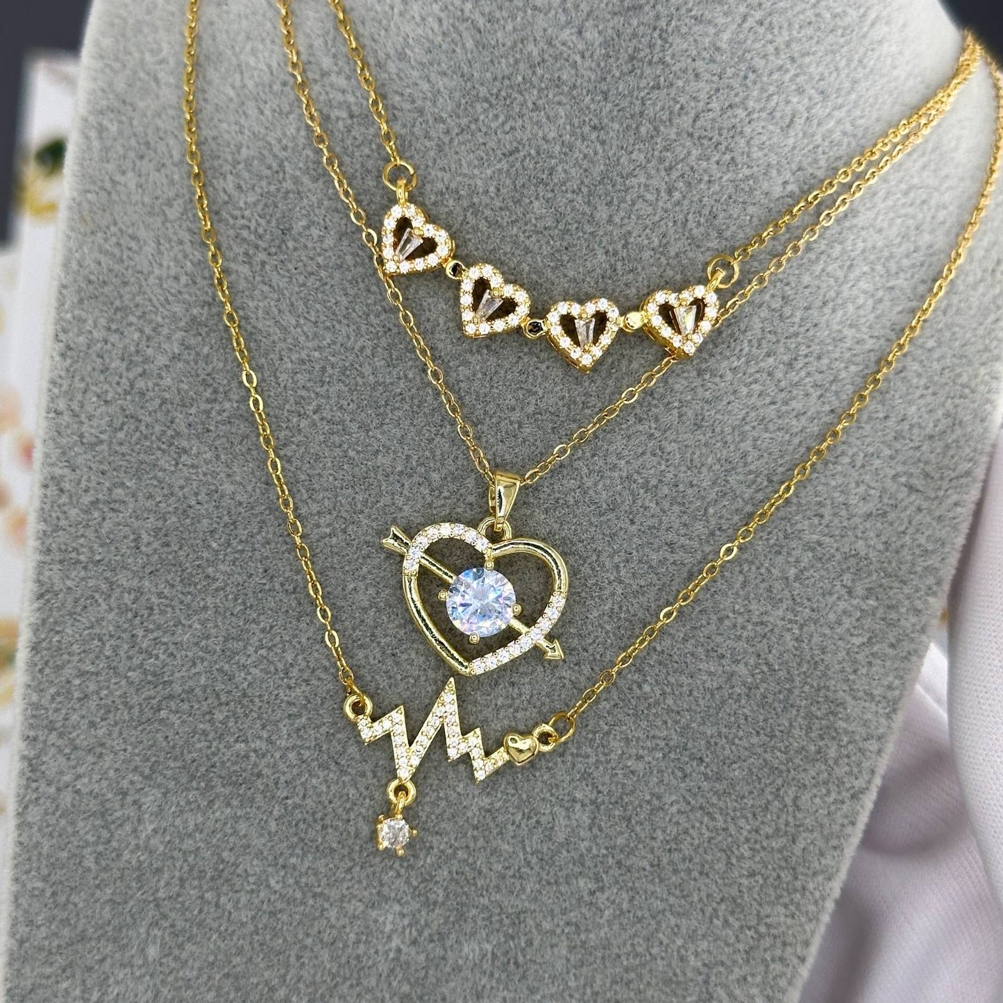 Leaf Clover Heart Necklace – 18K Gold Plated Crystal Pendant | Lucky Charm Jewellery | Elegant Gift for Women