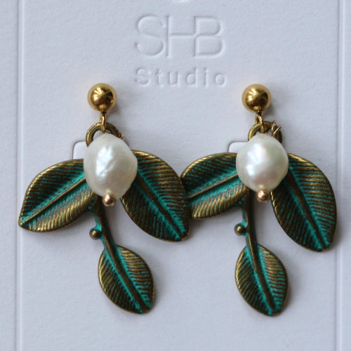 Antique Colour Leaf and Pearl Earrings 1