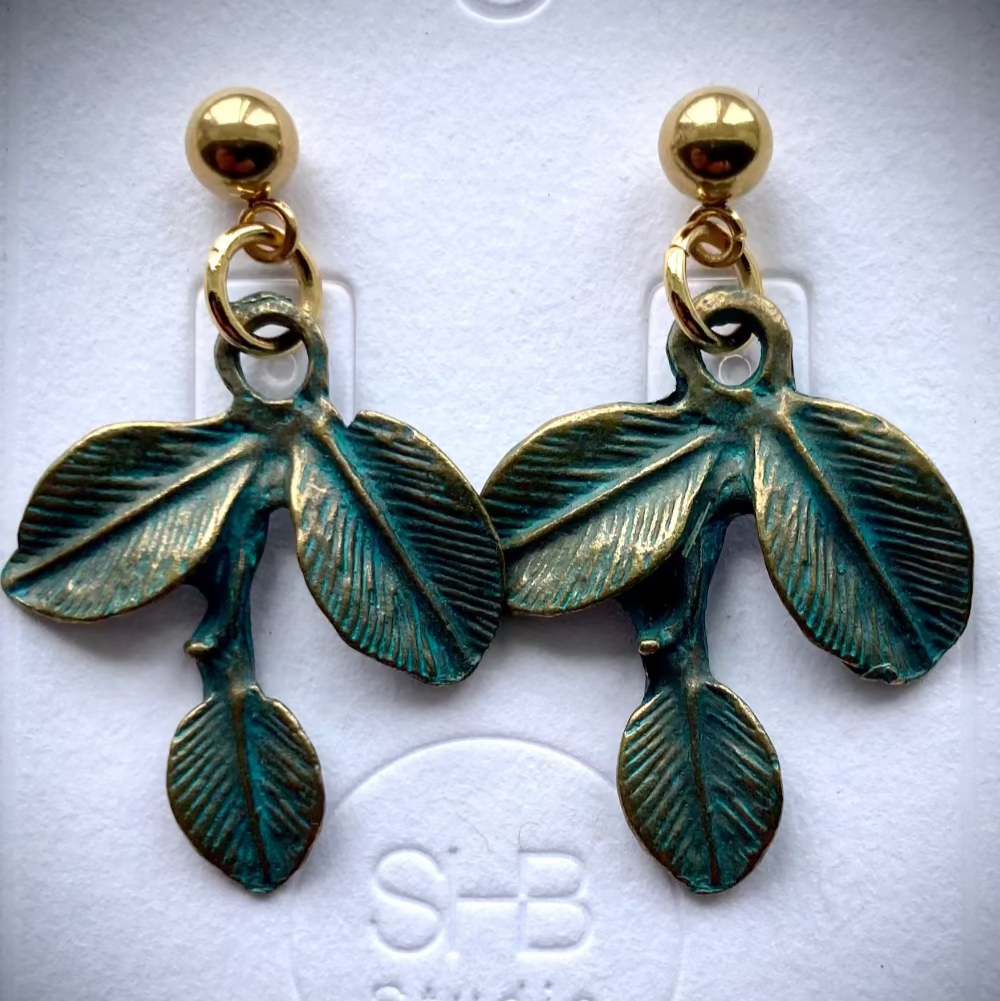Antique Colour Leaf Earrings - Elegant Vintage Drop Earrings 1
