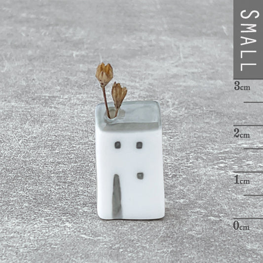 Porcelain cottage tall 4
