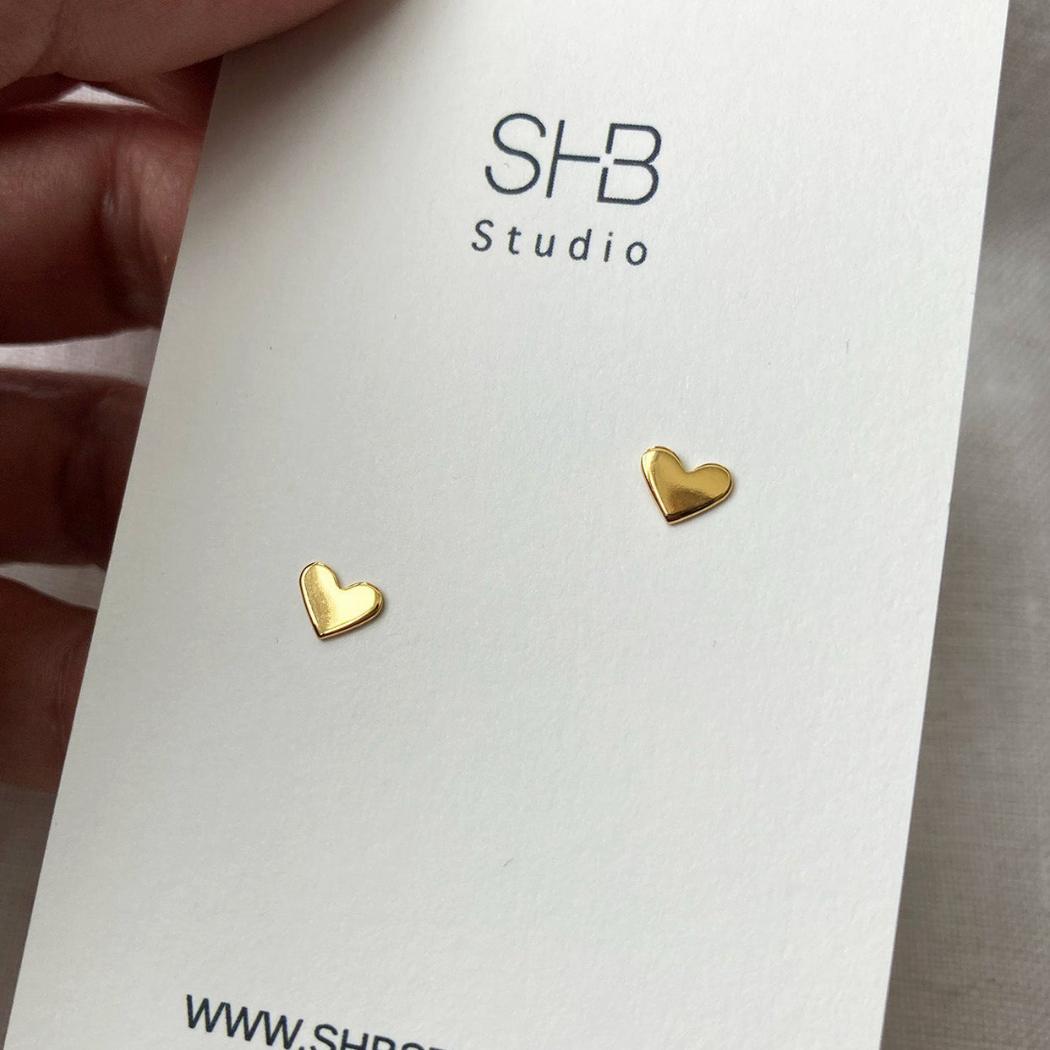 Minimalist Gold Heart Stud Earrings – Everyday Jewellery by SHB Studio