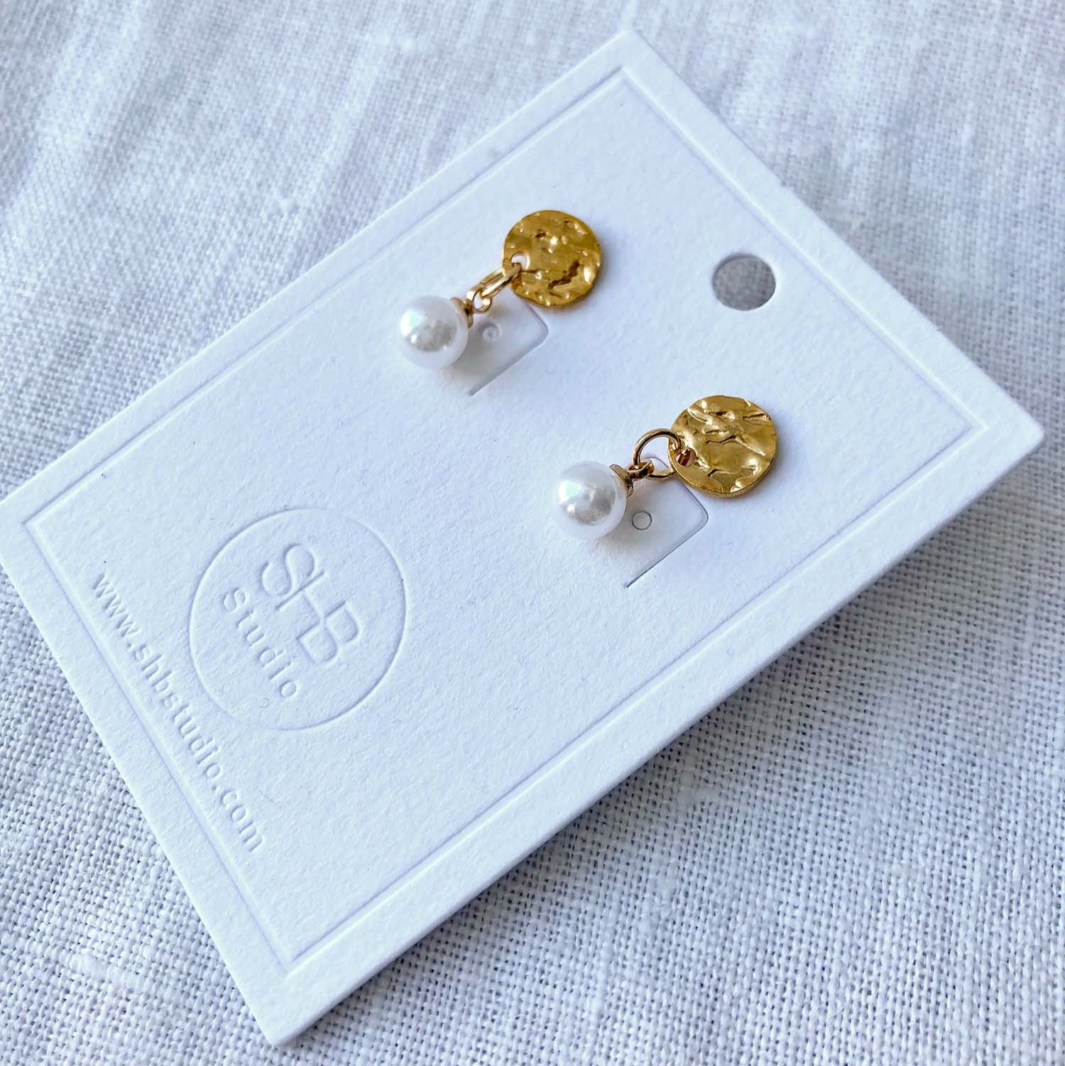 Minimal Gold Circle & Pearl Earrings 3
