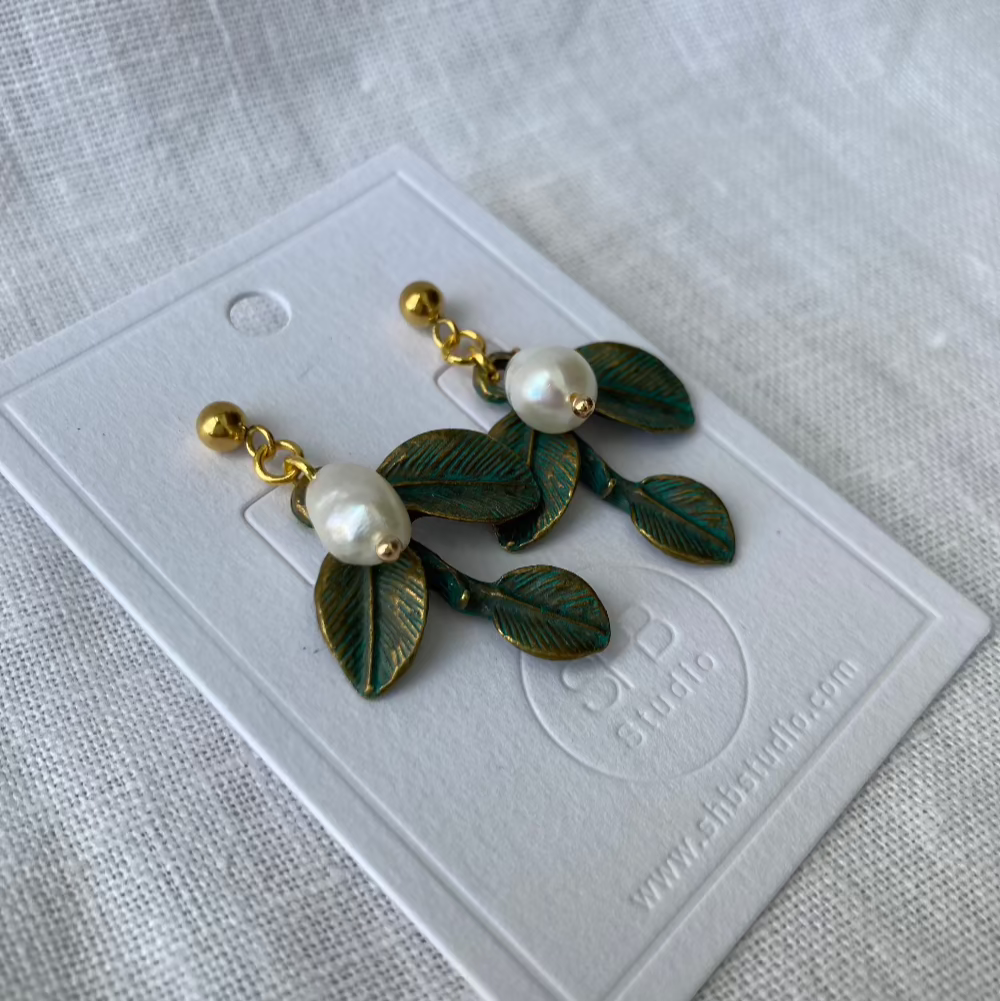 Antique Colour Leaf and Pearl Earrings 4