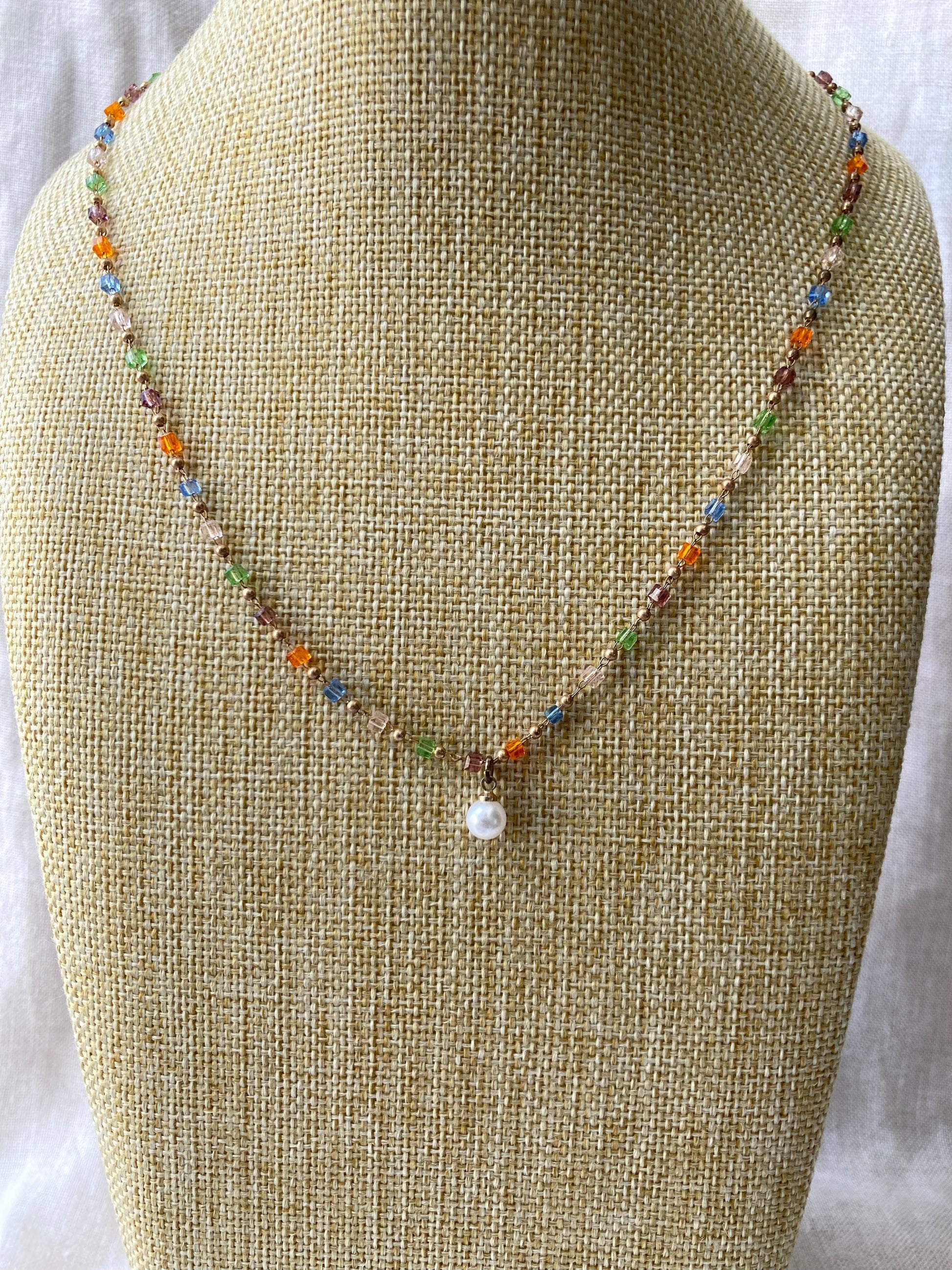 Colorful beaded necklace with pearl