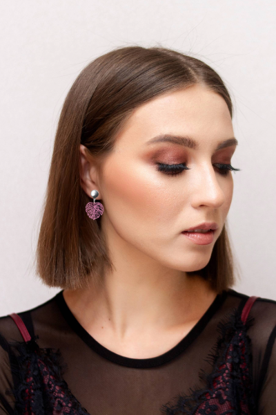 Pink leaf earrings 0.2