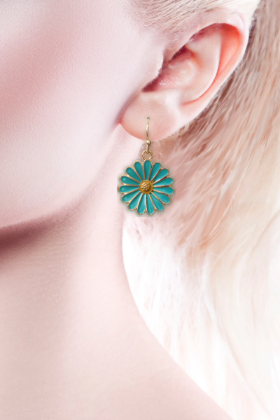 Vintage-Inspired Blue Daisy Earrings