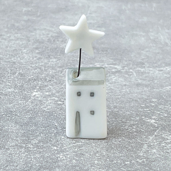 Porcelain cottage tall 3