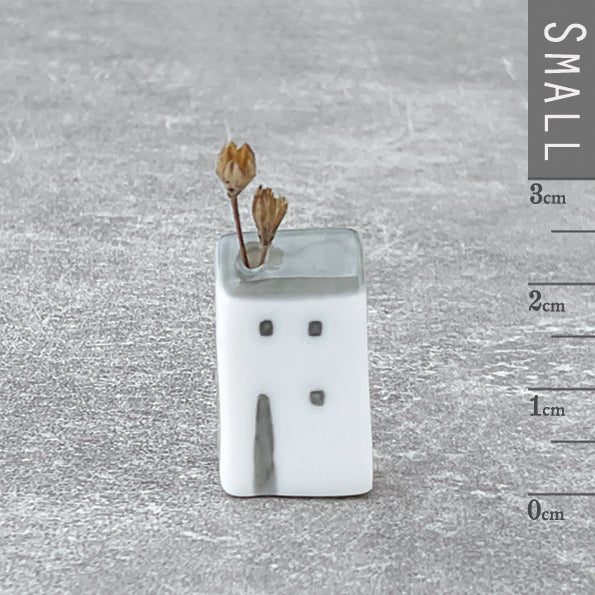 Porcelain cottage tall 4