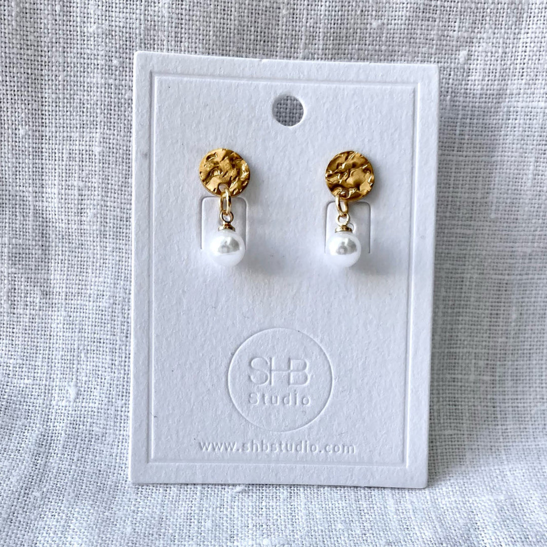 Minimal Gold Circle &amp; Pearl Earrings 2