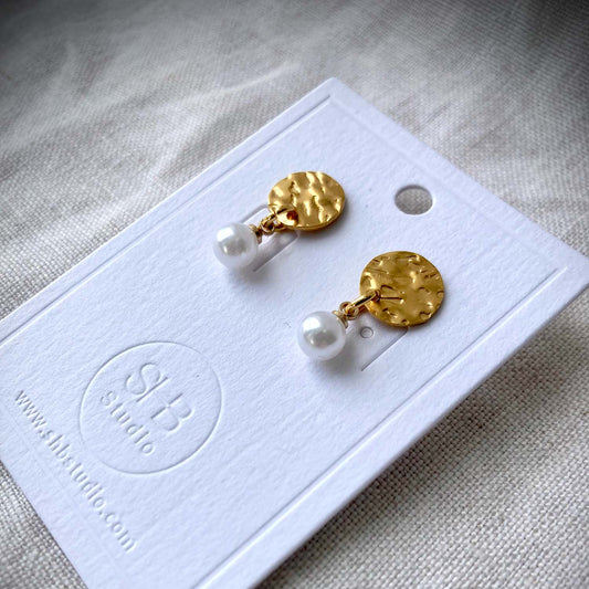 Minimal Gold Circle & Pearl Earrings